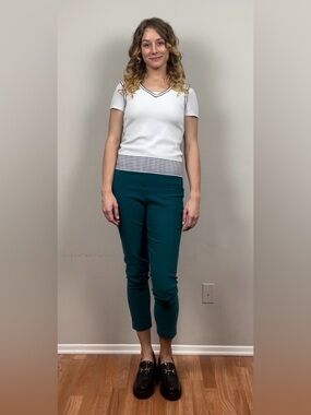 George Stretch | Striped V-Neck Sweater Vest in Arctic White | Ladies Large